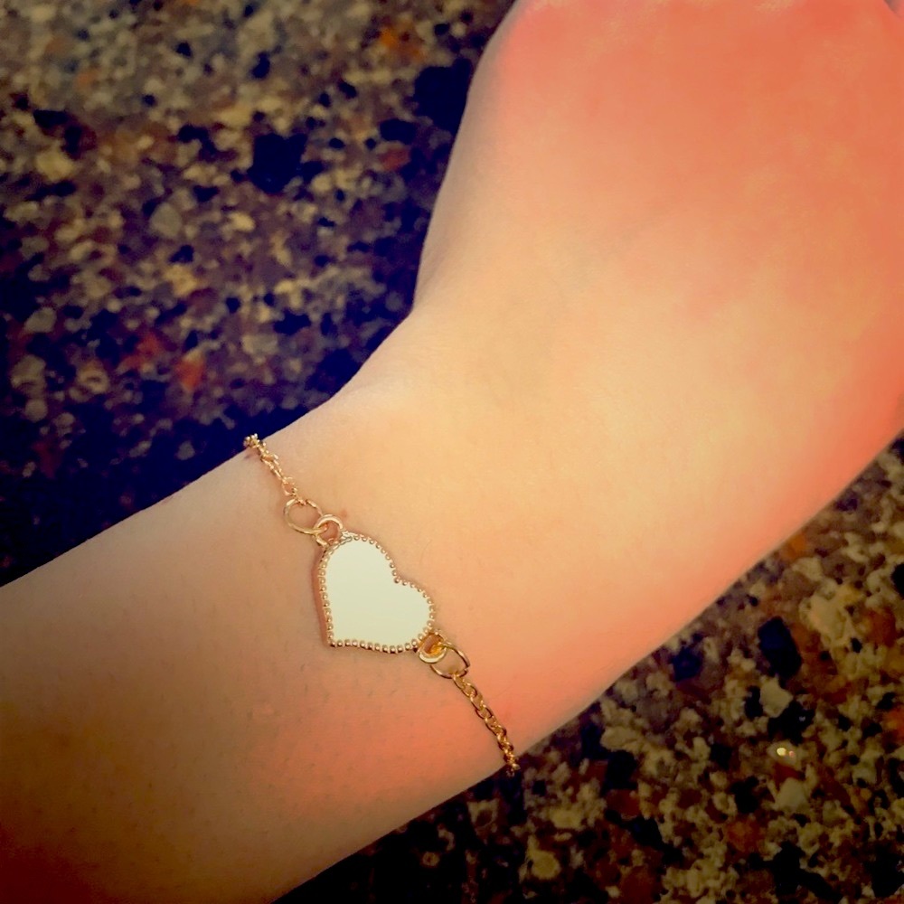 White heart bracelet 💕💕💕